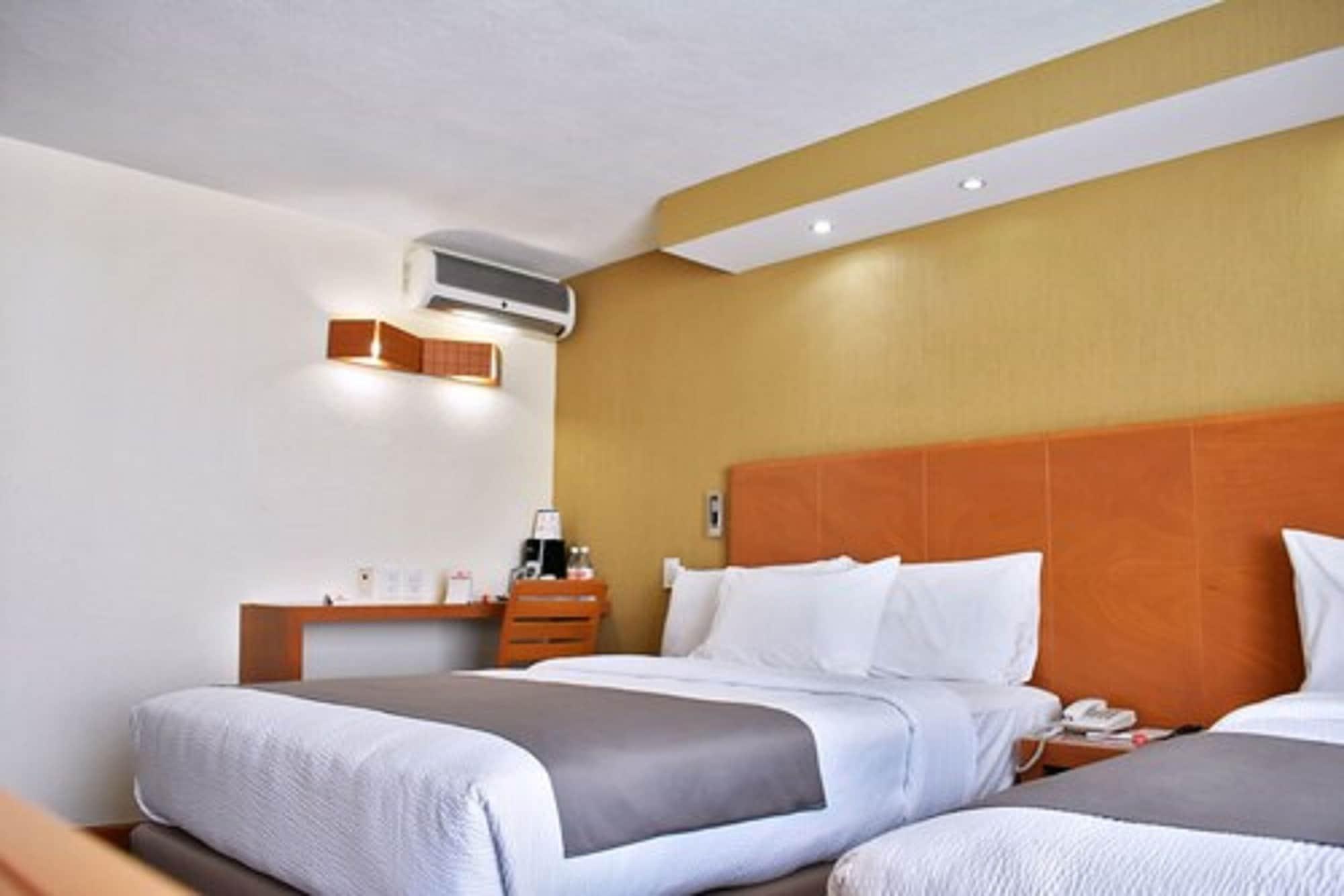 La Posada Hotel Y Suites سان لويس بوتوسي المظهر الخارجي الصورة