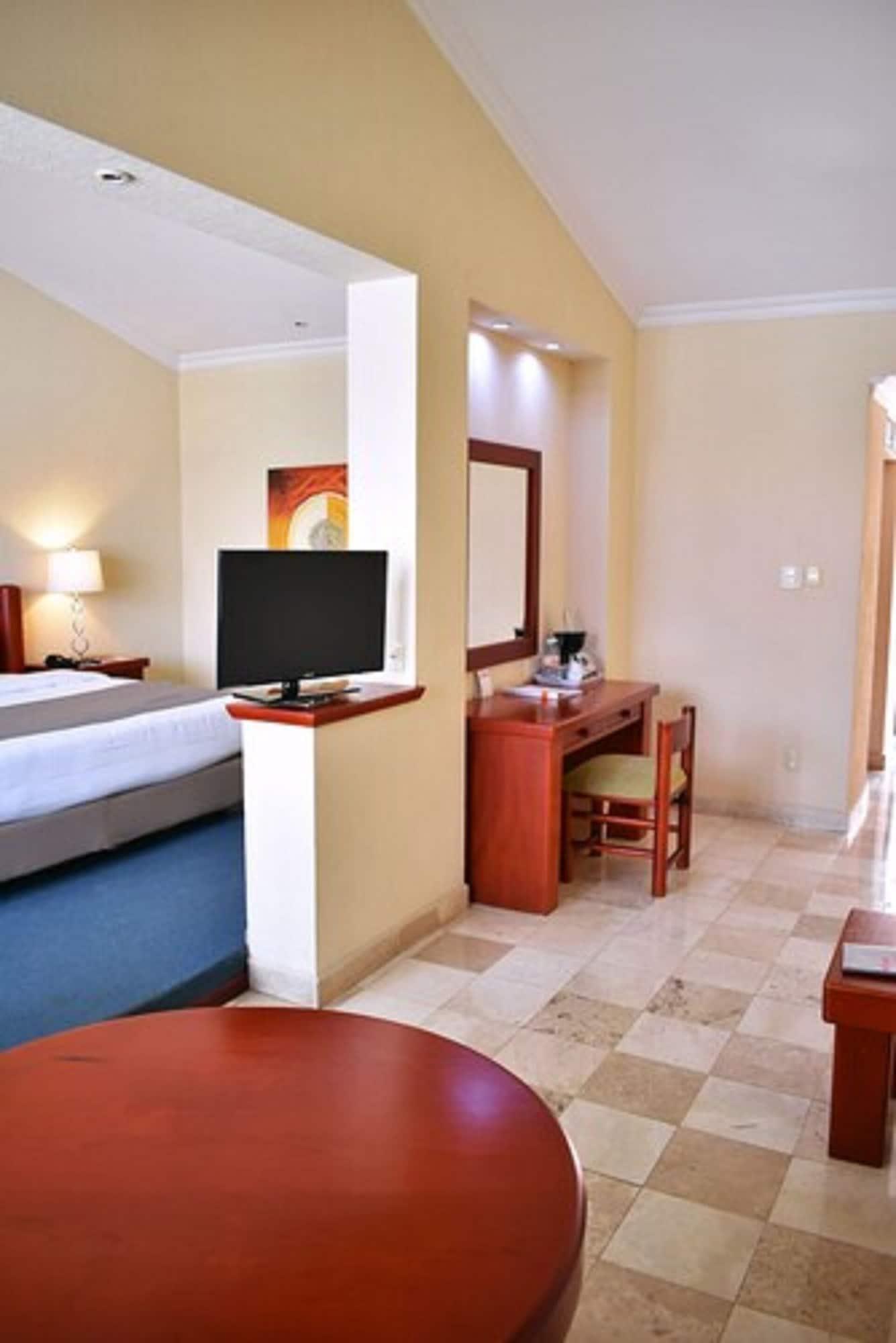 La Posada Hotel Y Suites سان لويس بوتوسي المظهر الخارجي الصورة