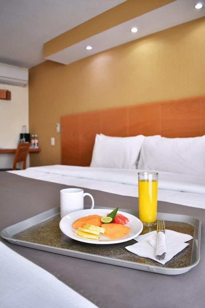 La Posada Hotel Y Suites سان لويس بوتوسي المظهر الخارجي الصورة