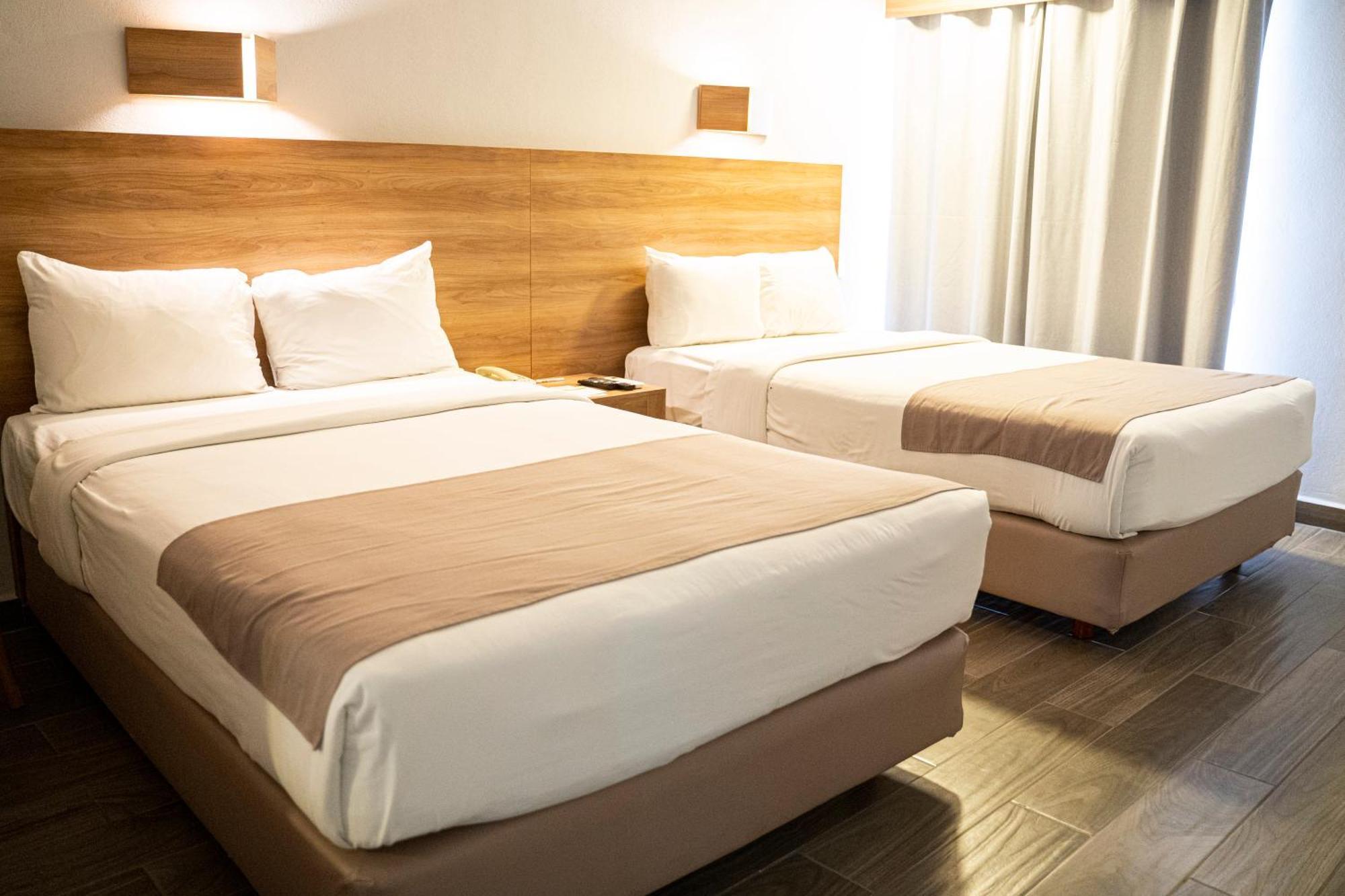 La Posada Hotel Y Suites سان لويس بوتوسي المظهر الخارجي الصورة