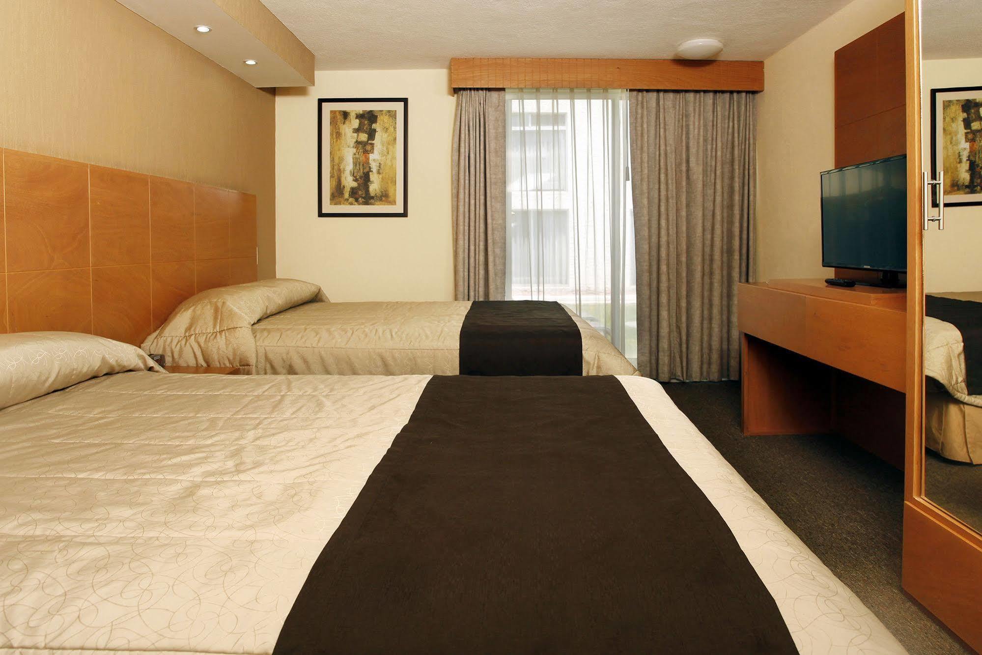La Posada Hotel Y Suites سان لويس بوتوسي المظهر الخارجي الصورة