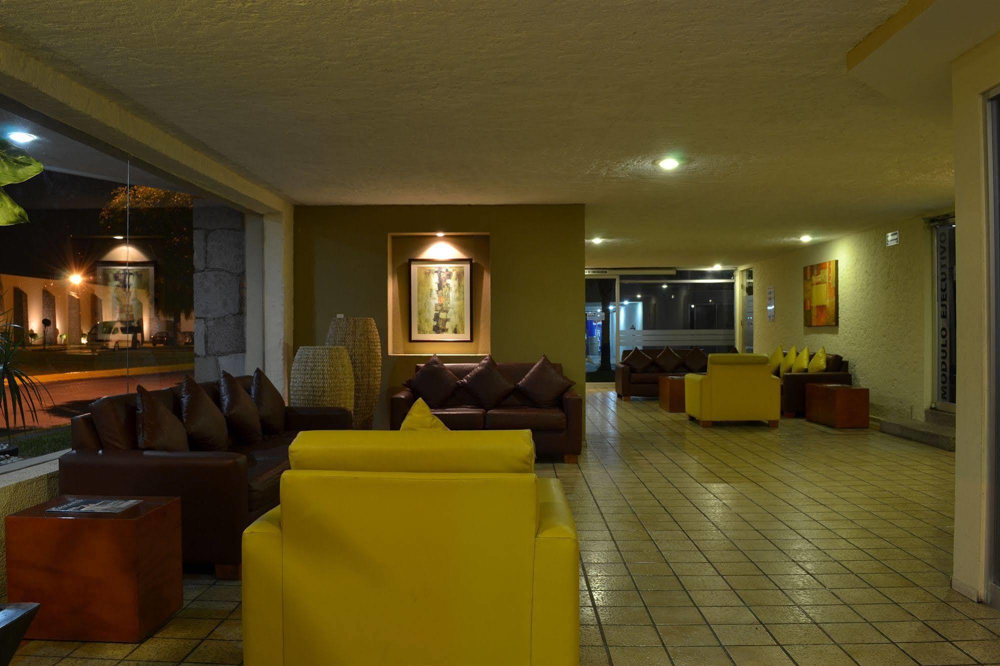 La Posada Hotel Y Suites سان لويس بوتوسي المظهر الخارجي الصورة