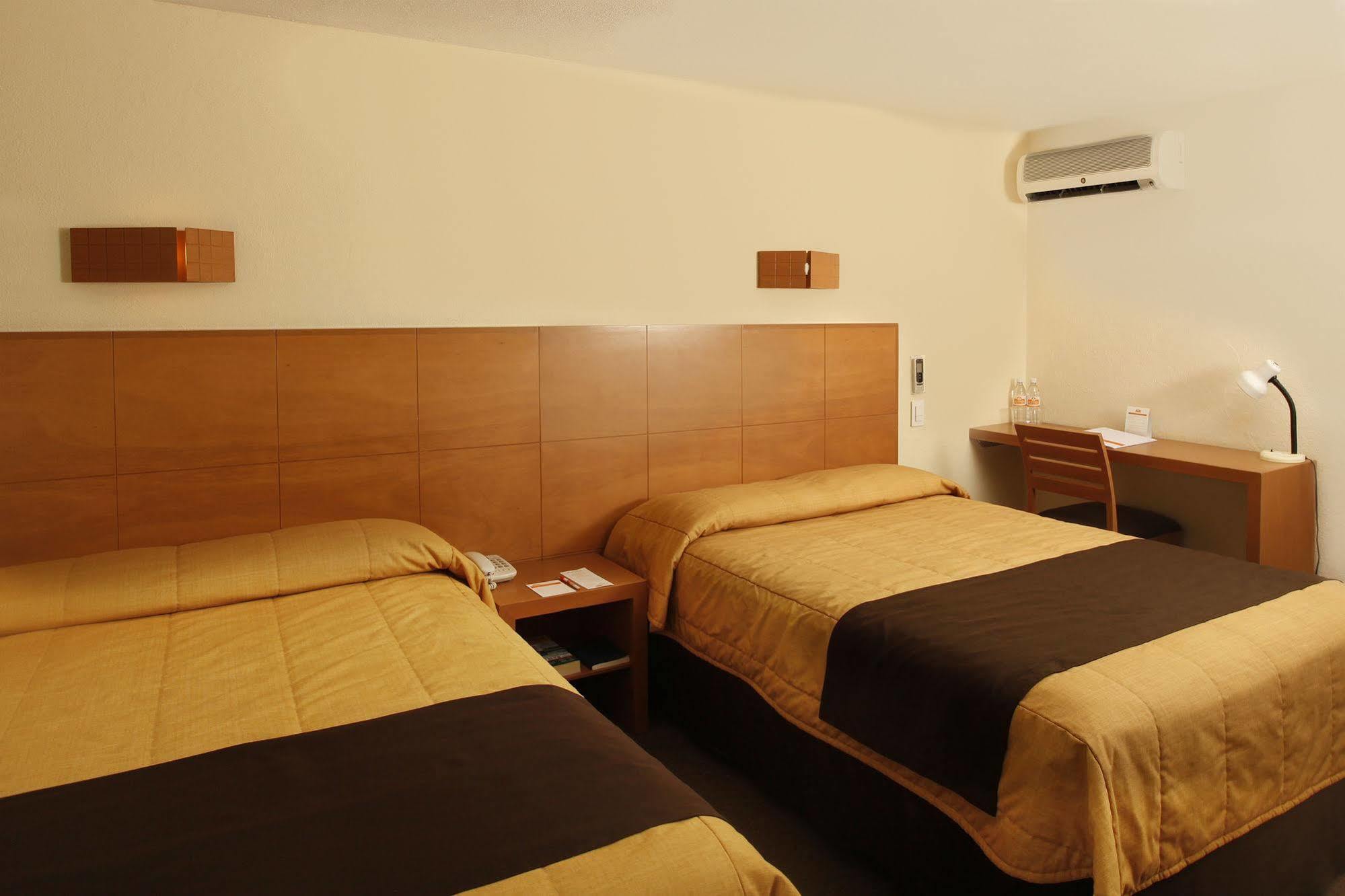 La Posada Hotel Y Suites سان لويس بوتوسي المظهر الخارجي الصورة