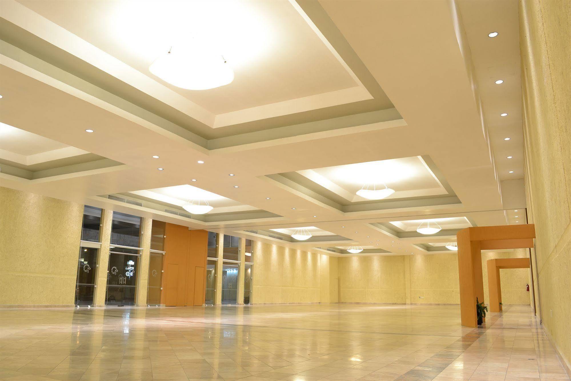 La Posada Hotel Y Suites سان لويس بوتوسي المظهر الخارجي الصورة